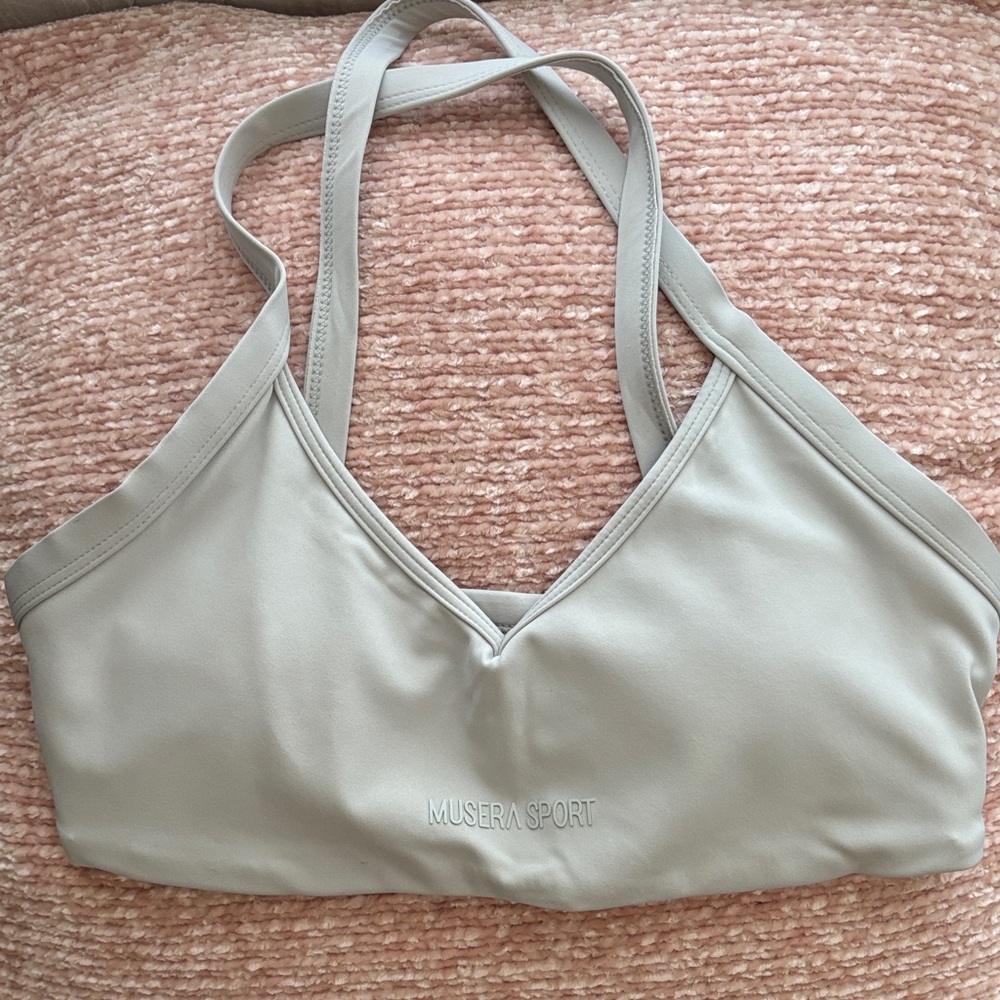 Musera Sport Light Gray Cross-Back Sports Bra
